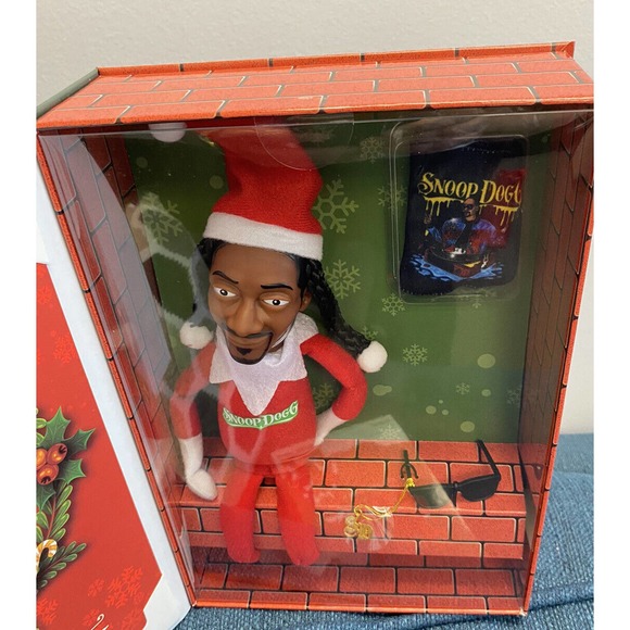 Snoop on the Stoop 12” A Hood Tradition Snoop Dogg Christmas Red Plush Figurine - Picture 2 of 12